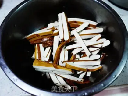 Make Celery fried dry step 2