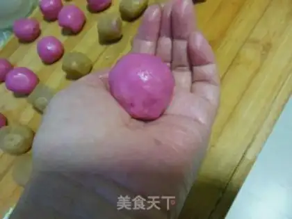 Make Rose ice-cream mooncake step 16