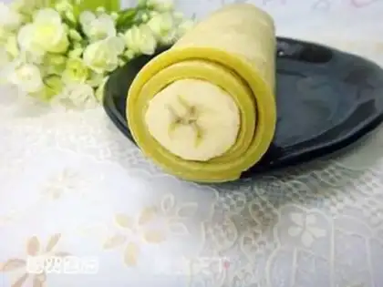 Make Egg banana roll step 7