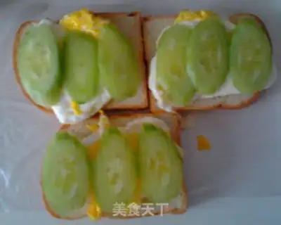 Make A simple sandwich step 3
