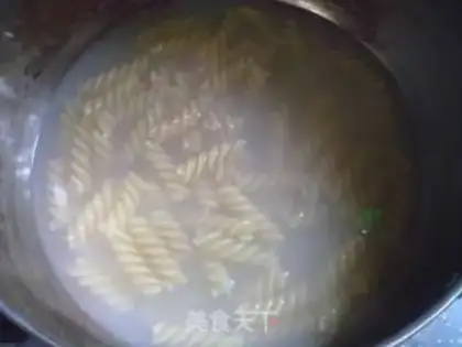 Make Tomato mushroom pasta step 2