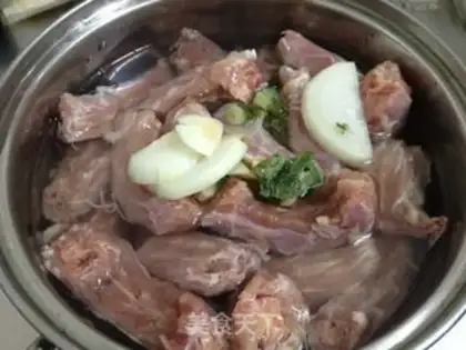 Make Spicy chicken step 1