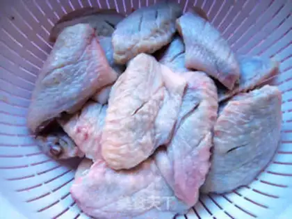 Make Three chicken wings step 0