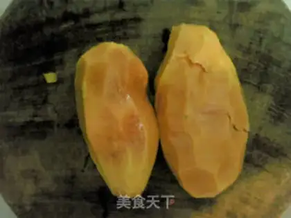 Make Sugar and milk papayas step 1