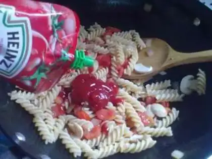 Make Tomato mushroom pasta step 8