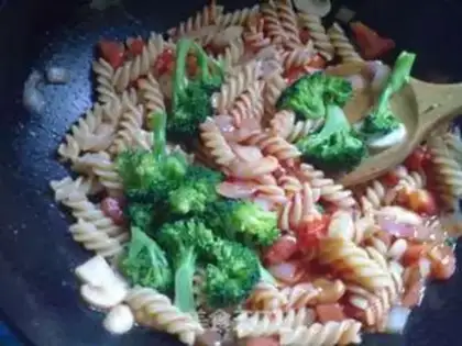 Make Tomato mushroom pasta step 9