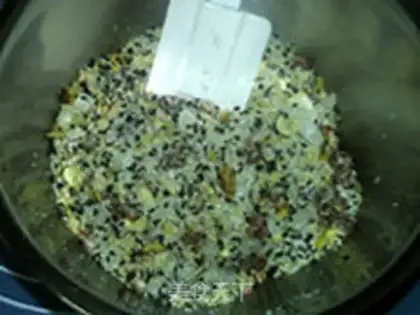 Make Twin moon cakes step 3