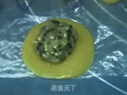 Make Twin moon cakes step 10