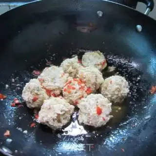 Make Red burning lion head step 10