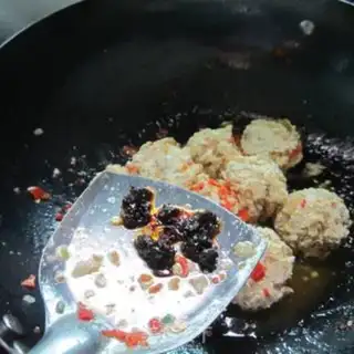 Make Red burning lion head step 11