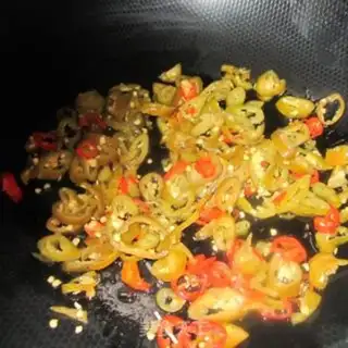 Make Spicy rice noodles step 3