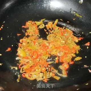 Make Spicy rice noodles step 5
