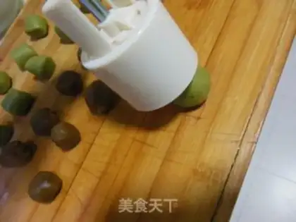 Make Old moon cakes step 12