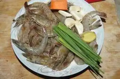 Make Garlic on back shrimp step 0