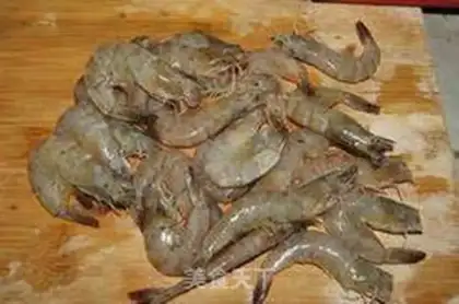 Make Garlic on back shrimp step 4