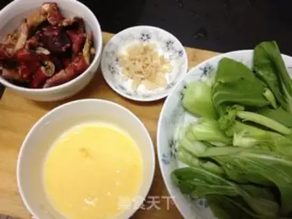 Make Red mushroom egg soup step 1