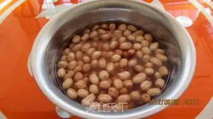 Make Spicy peanut rice step 1