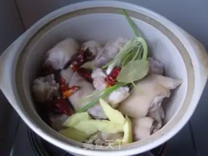 Make Red pig feet step 1