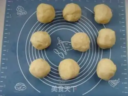 Make The egg yolk mooncake step 9