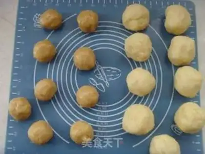 Make The egg yolk mooncake step 10
