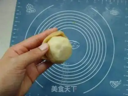 Make The egg yolk mooncake step 12