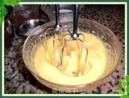 Make Meat-sun salad omelet step 4