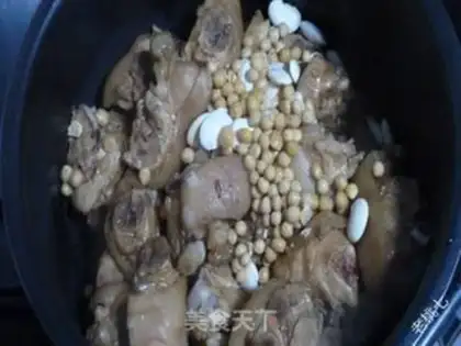 Make Soy-bean pig hoof step 9
