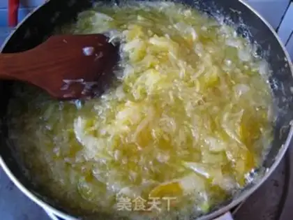 Make Homemade mooncake fruit pie step 6
