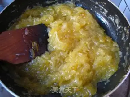 Make Homemade mooncake fruit pie step 7