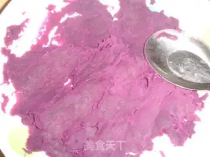 Make Three-coloured rolls step 1