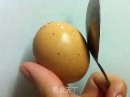 Make Five spicy tea eggs step 1