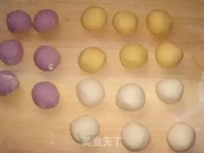 Make Three-coloured rolls step 5