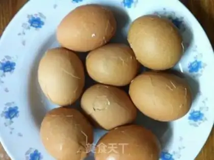 Make Five spicy tea eggs step 2