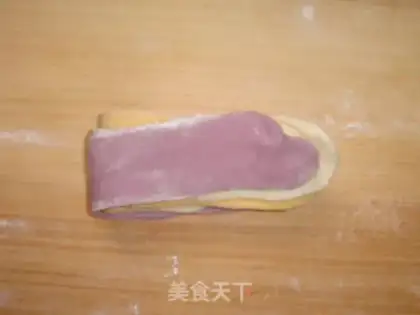 Make Three-coloured rolls step 10