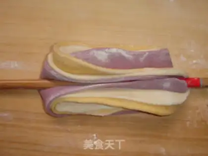 Make Three-coloured rolls step 11