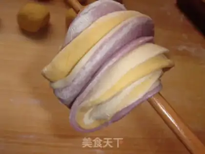 Make Three-coloured rolls step 12