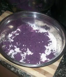 Make Double-coloured buns step 1