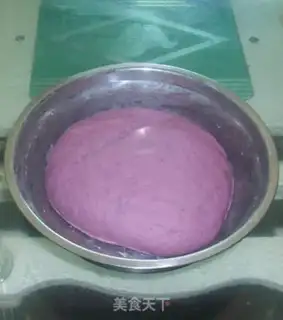 Make Double-coloured buns step 5