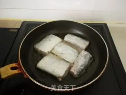 Make Jell-O fish step 2