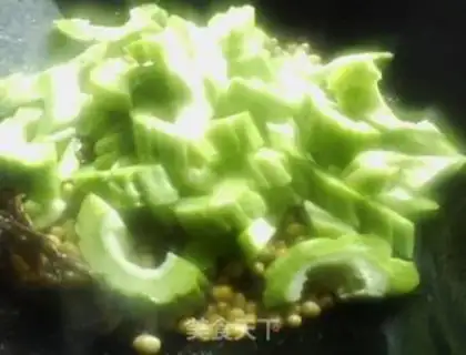 Make Bones of bitter melons step 5