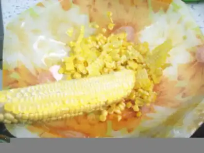 Make A corn bun with gravy step 3