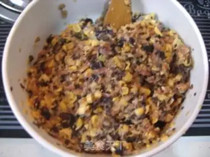Make A corn bun with gravy step 6