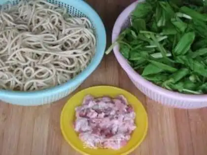 Make Chicken-crunch noodles step 3