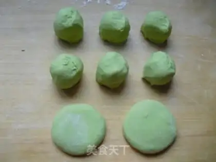 Make A leaf clip step 1