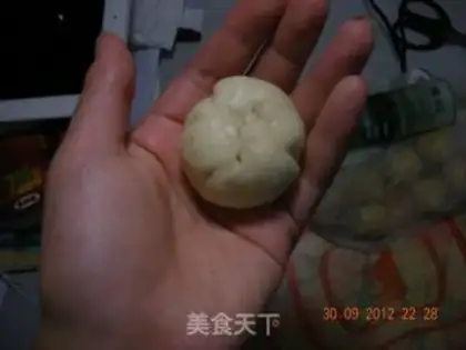 Make Sioux red bean moon cake step 8