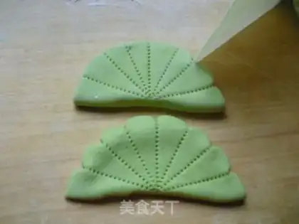 Make A leaf clip step 5