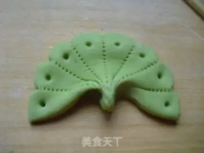 Make A leaf clip step 7