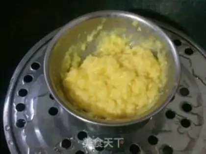 Make A milky ice-cream mooncake step 3