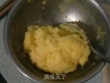 Make A milky ice-cream mooncake step 5