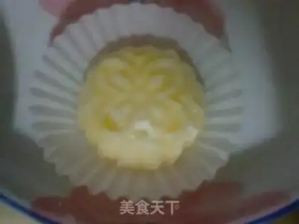 Make A milky ice-cream mooncake step 8